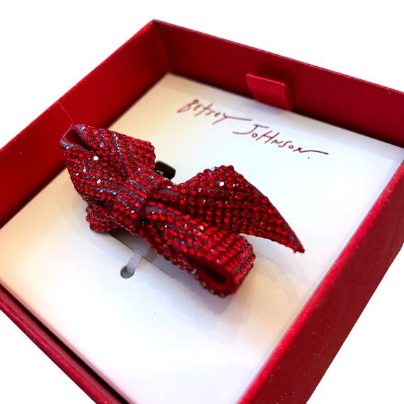 Betsey Johnson Red Rhinestone Bow Ring Size 7 Stretch Band Holiday Bling New - Picture 3 of 15